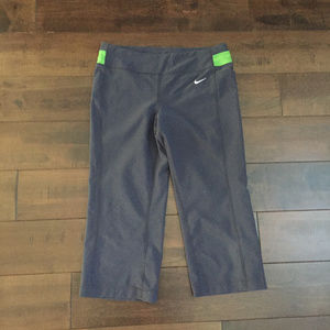 Women's NIKE Gray CROPPED Leggings Sz Small